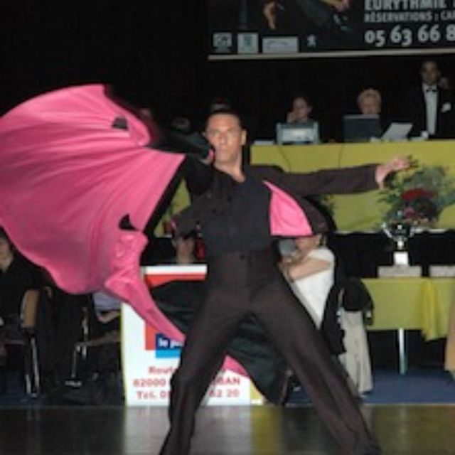 danseur seule sur scène
